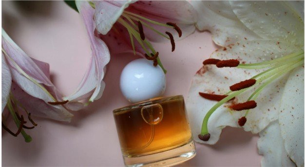 How To Layer Vanilla Perfume With Other Scents Easily