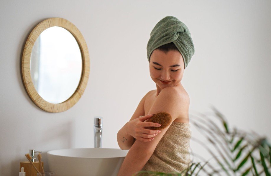 How to Exfoliate Sensitive Body Skin Safely for a Calm Glow