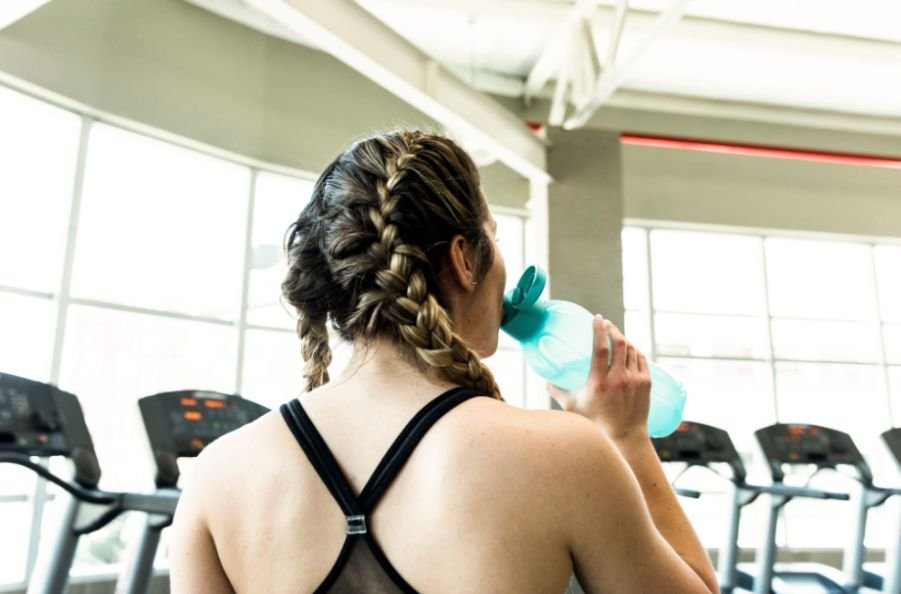 Sweat Smarter: How to Prevent Back Acne After Working Out 
