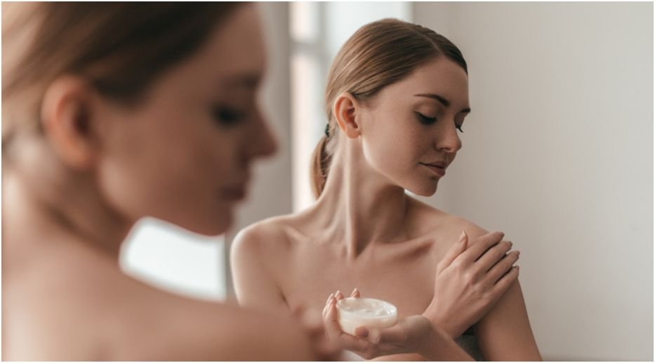 What Does Parfum Mean in Body Care Ingredients? Explained