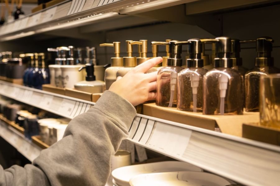 How to Choose Perfume Without Testing in Store and Still Get It Right