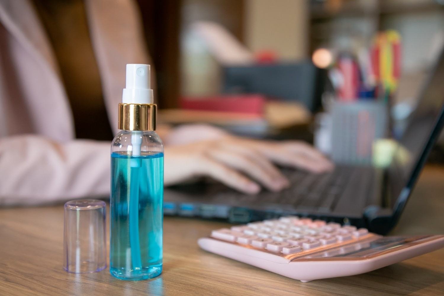 Which Cologne Notes Should You Avoid in a Tight Workspace