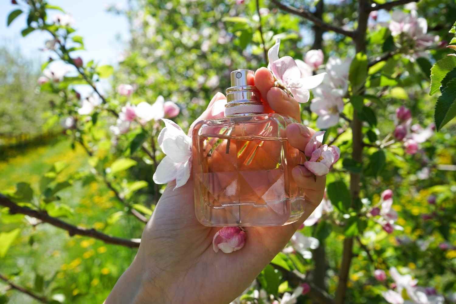 How Should You Apply Perfume If Strong Smells Give You Headaches